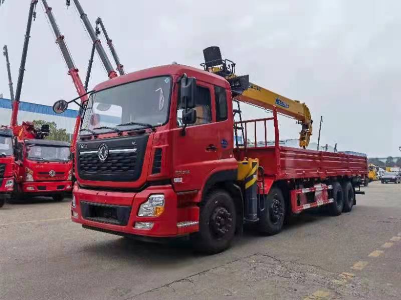 東風(fēng)天龍前四后八隨車(chē)吊（14噸）